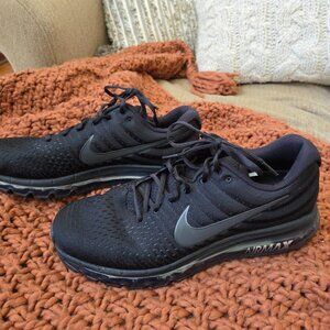 NEW NIKE AIR MAX SHOES Men's Size 12.5